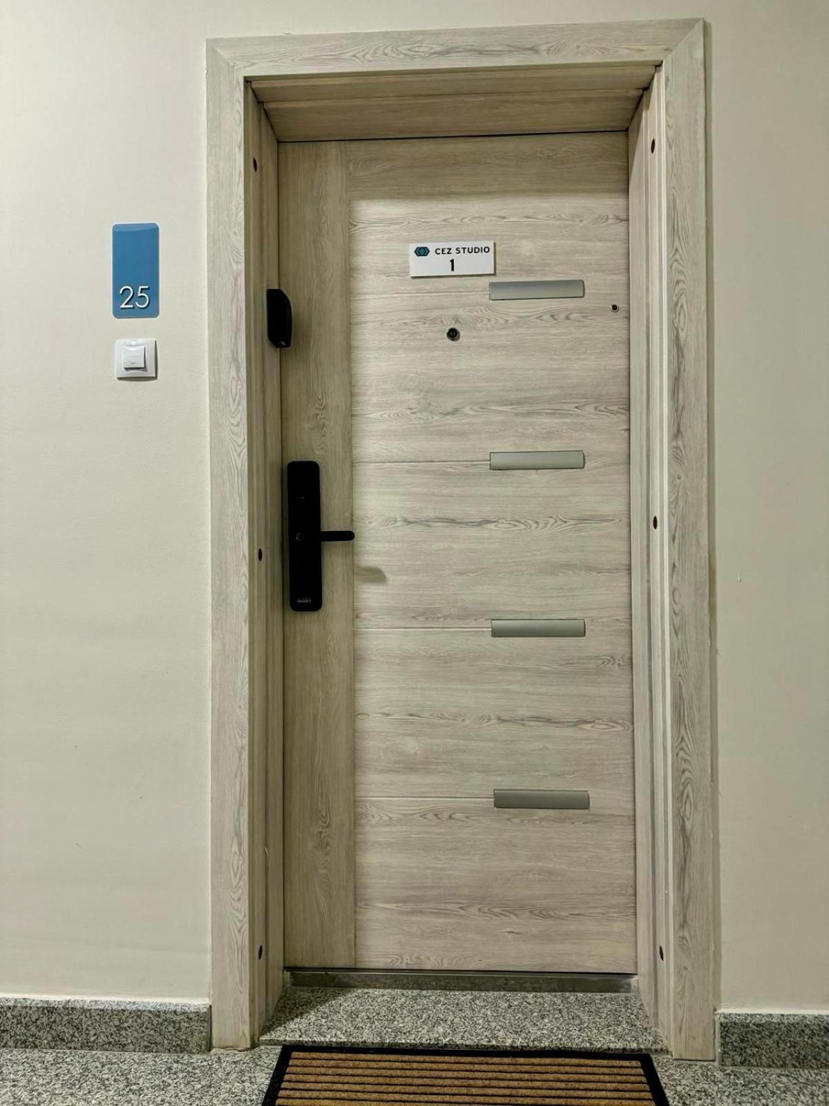 Ferienwohnung Cez Studio Mamaia Nord Năvodari Exterior foto